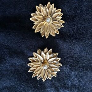 Dolce & Gabbana Gold Floral Earrings